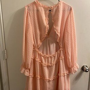 Pink long sleeve backless dress